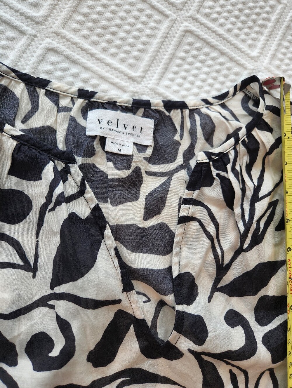 Velvet by Graham & Spencer Black & White Floral V-Neck Blouse - Picture 6 of 7